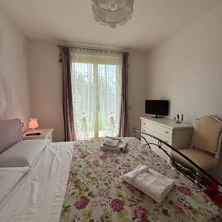 Betty's House Cavalcaselle